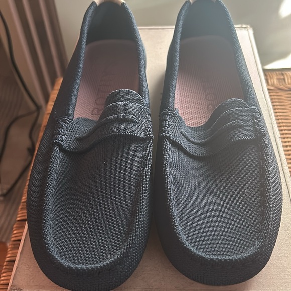 Rothy’s The Driver in Navy pre owned driver shoe with original box - Picture 4 of 6